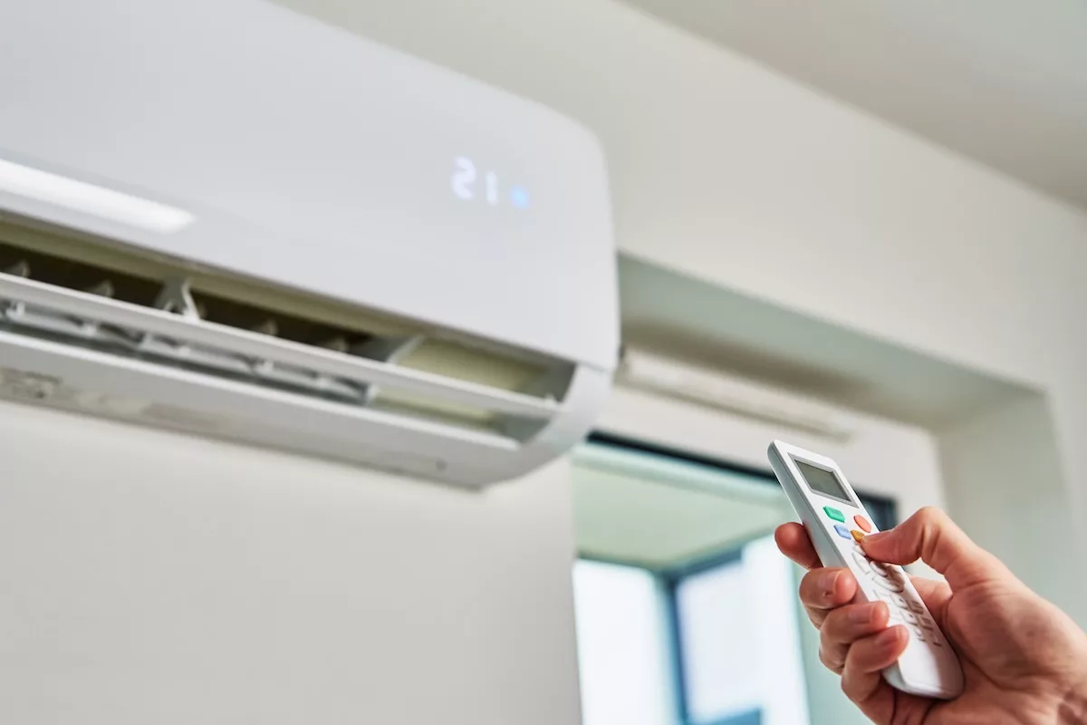 ¿Qué hacer antes de encender el aire acondicionado después de tiempo parado?
