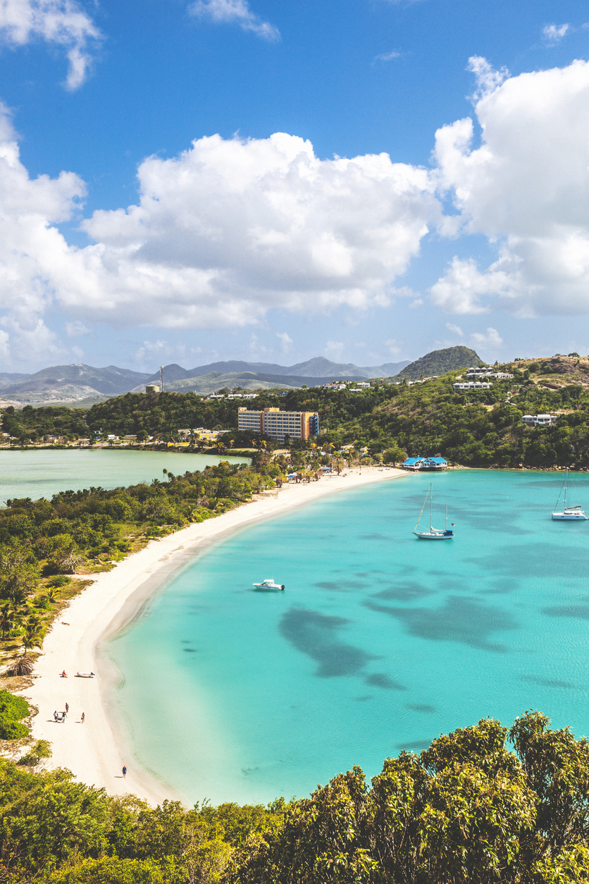 Descubre Antigua, la isla de las 365 playas 