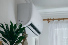 ¿Quién debe pagar el aire acondicionado en un piso de alquiler?