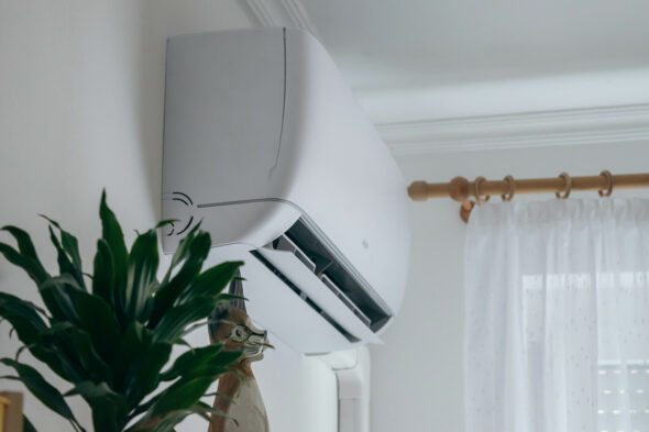 ¿Quién debe pagar el aire acondicionado en un piso de alquiler?