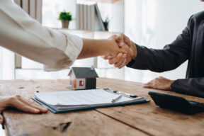 La compraventa de viviendas en España sube un 13,7% en julio de 2025