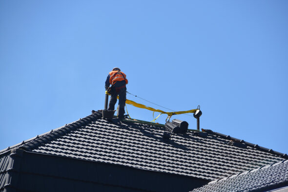 Goteras en el edificio: cómo actuar, quién responde y cómo prevenirlas